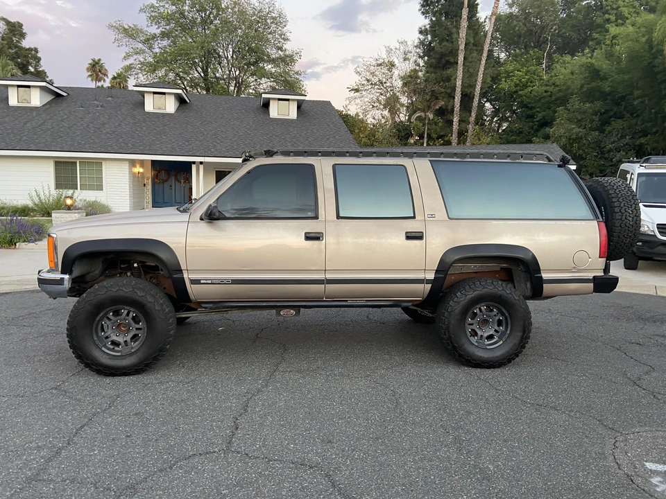1993 GMC Suburban 8th Gen - Image 13 of 31