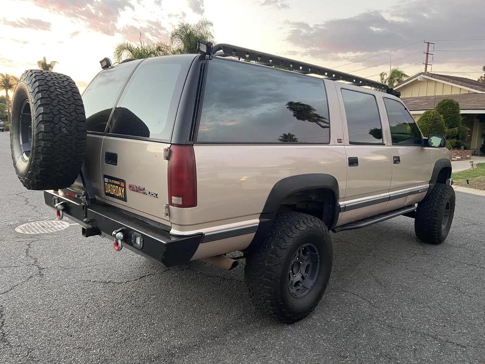 1993 GMC Suburban 8th Gen - Image 25 of 31