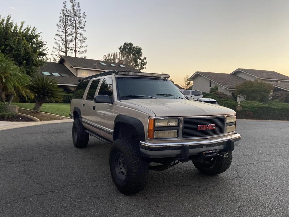 1993 GMC Suburban 8th Gen - Image 31 of 31