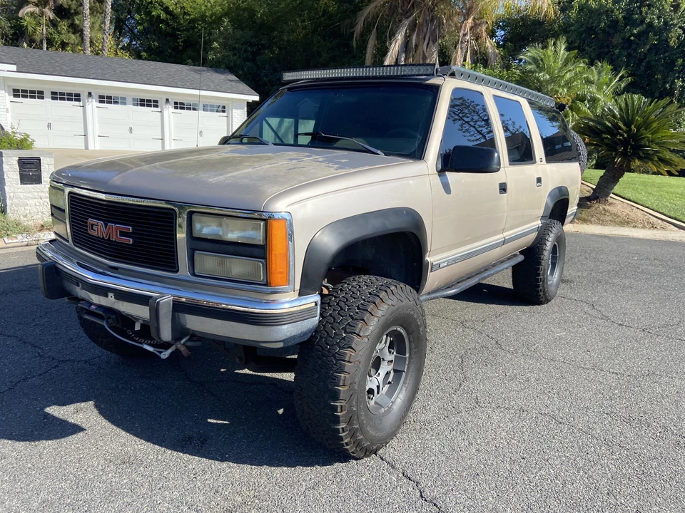 1993 GMC Suburban 8th Gen - Image 10 of 31