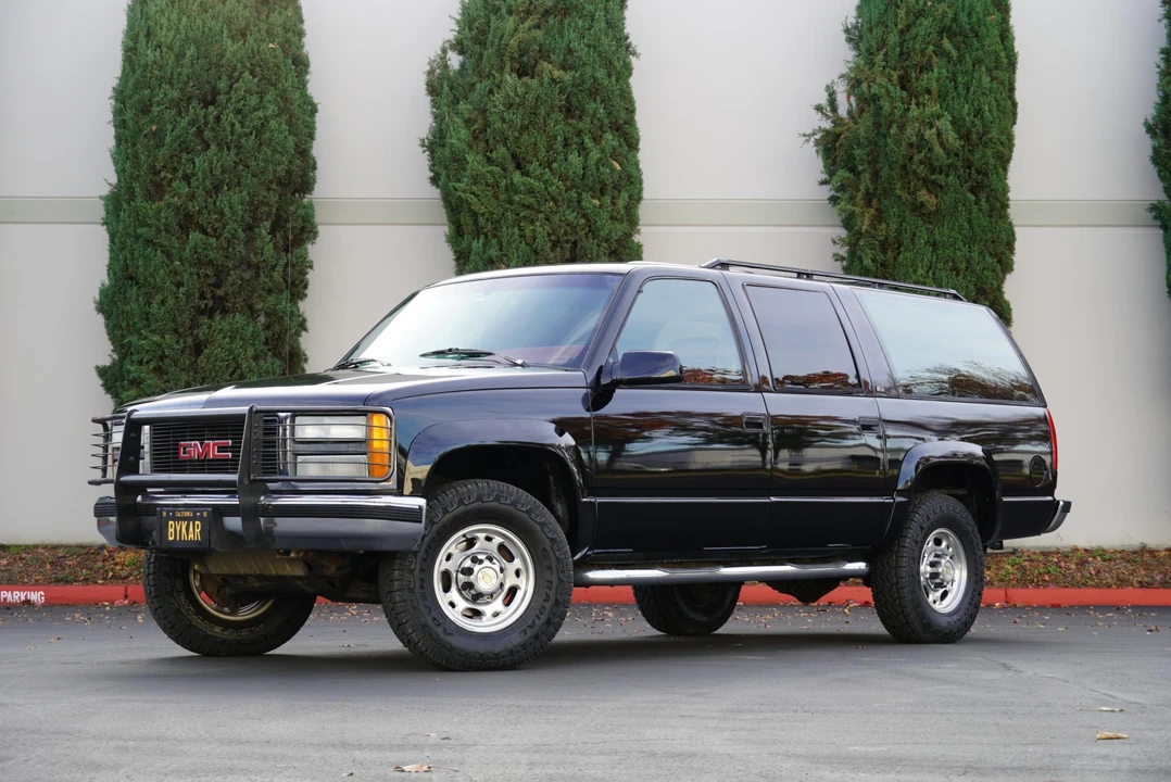 1993 GMC Suburban 8th Gen - Image 4 of 31
