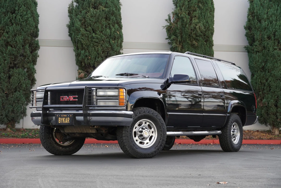 1993 GMC Suburban 8th Gen - Image 5 of 31