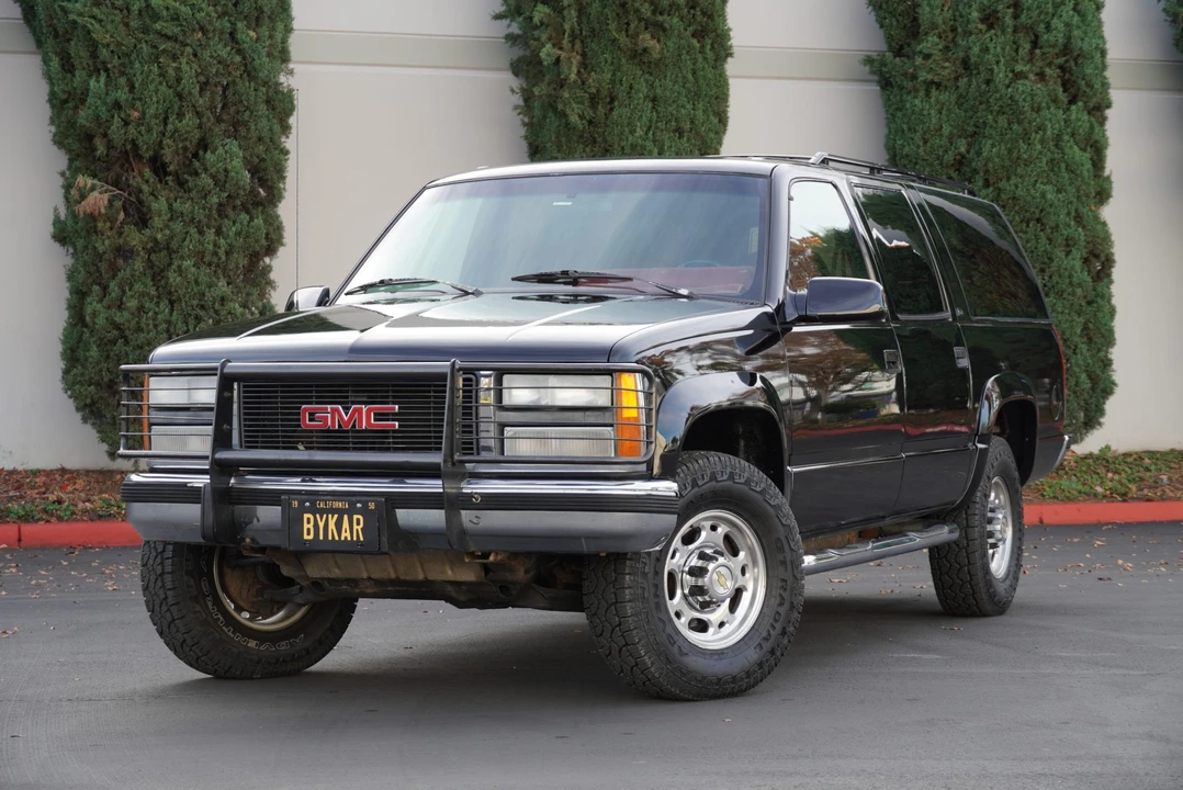 1993 GMC Suburban 8th Gen - Image 6 of 31