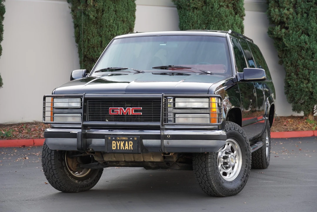 1993 GMC Suburban 8th Gen - Image 7 of 31