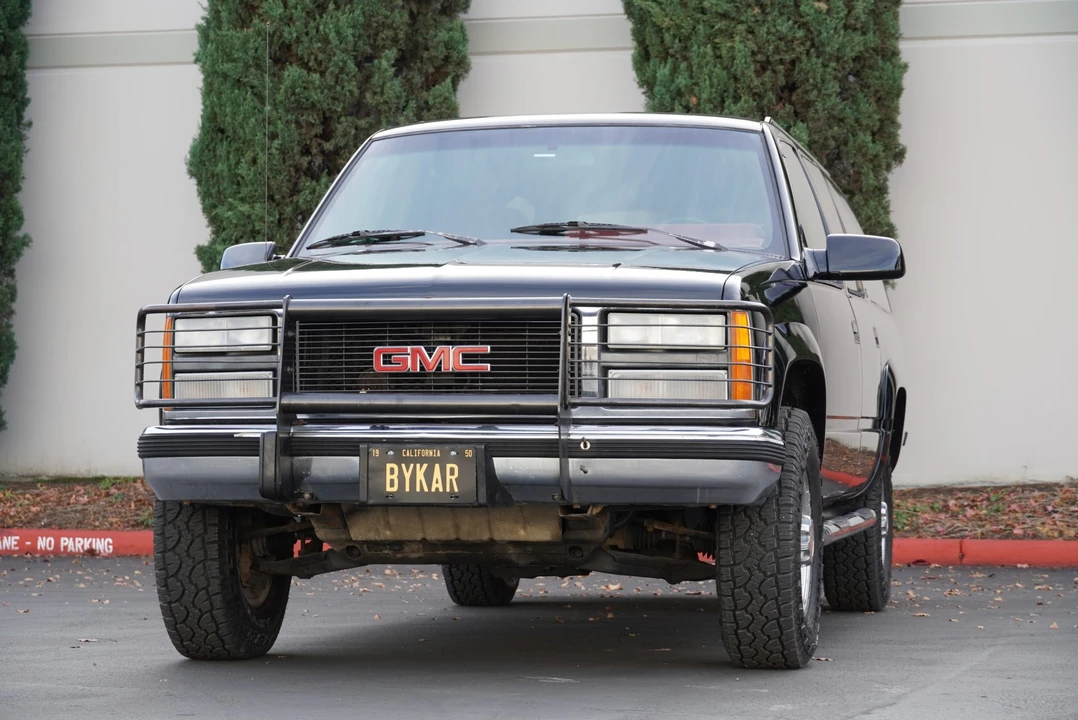 1993 GMC Suburban 8th Gen - Image 8 of 31