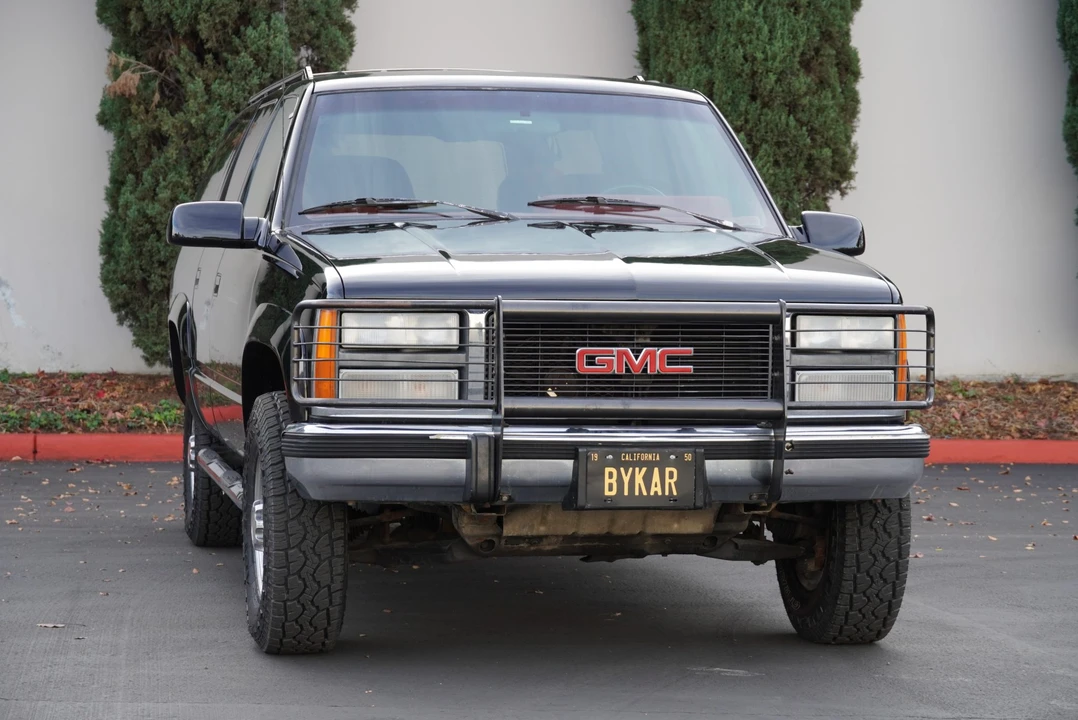 1993 GMC Suburban 8th Gen - Image 11 of 31