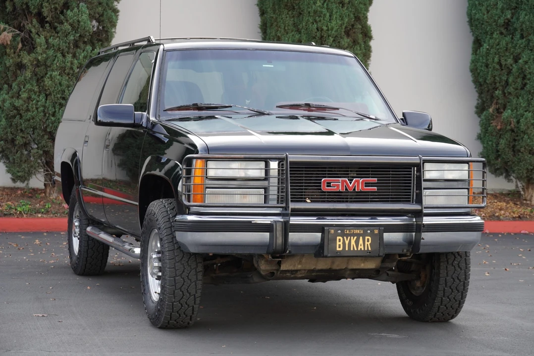 1993 GMC Suburban 8th Gen - Image 12 of 31