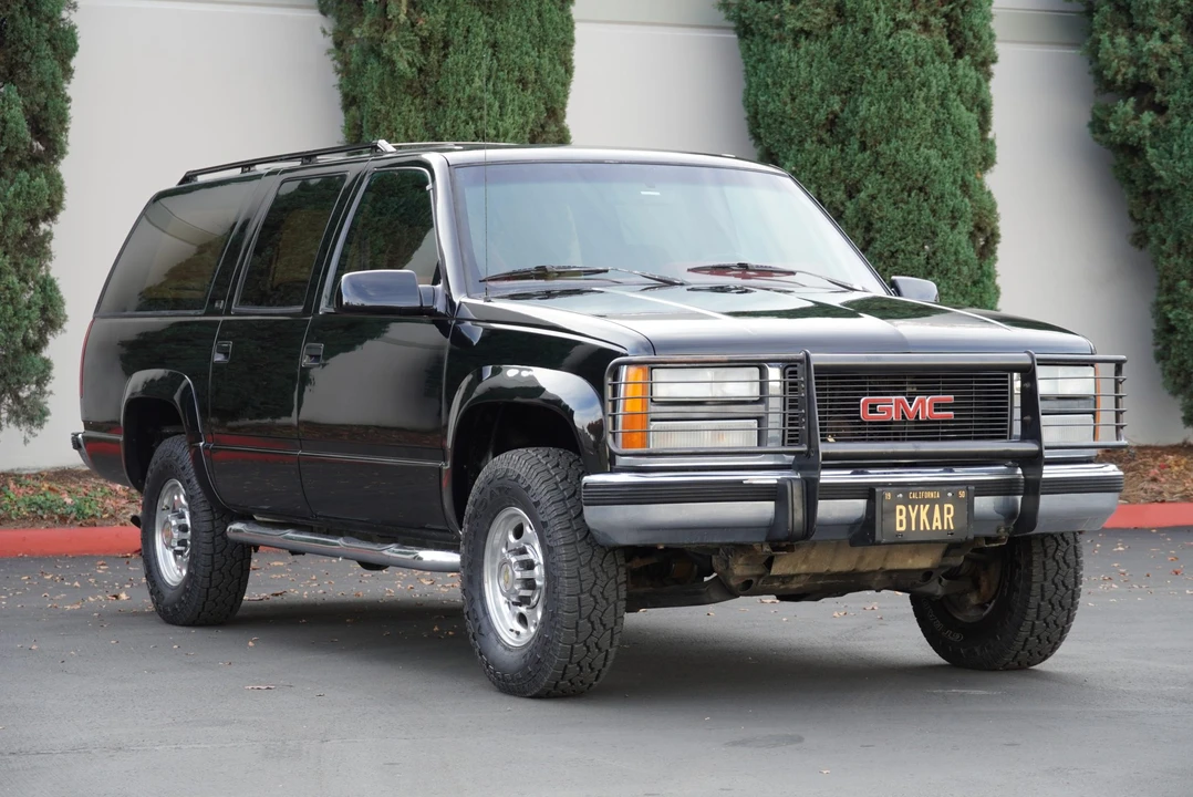 1993 GMC Suburban 8th Gen - Image 13 of 31