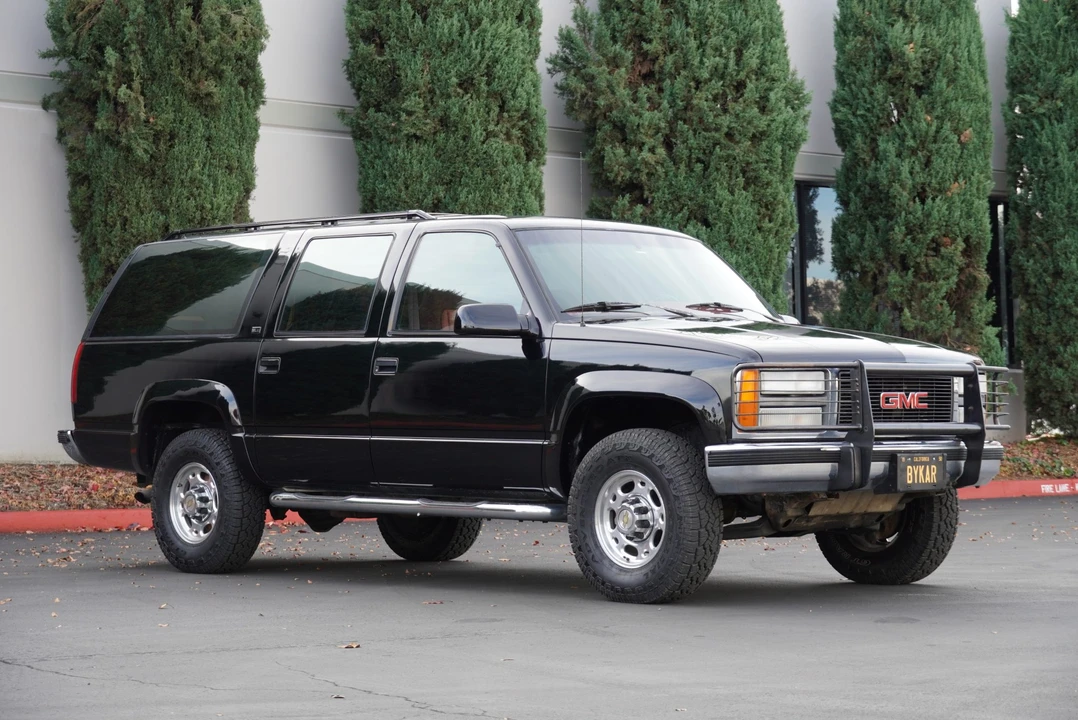 1993 GMC Suburban 8th Gen - Image 15 of 31