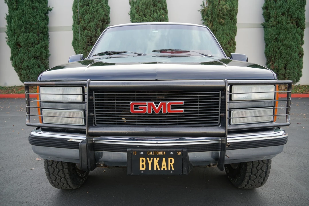 1993 GMC Suburban 8th Gen - Image 10 of 31