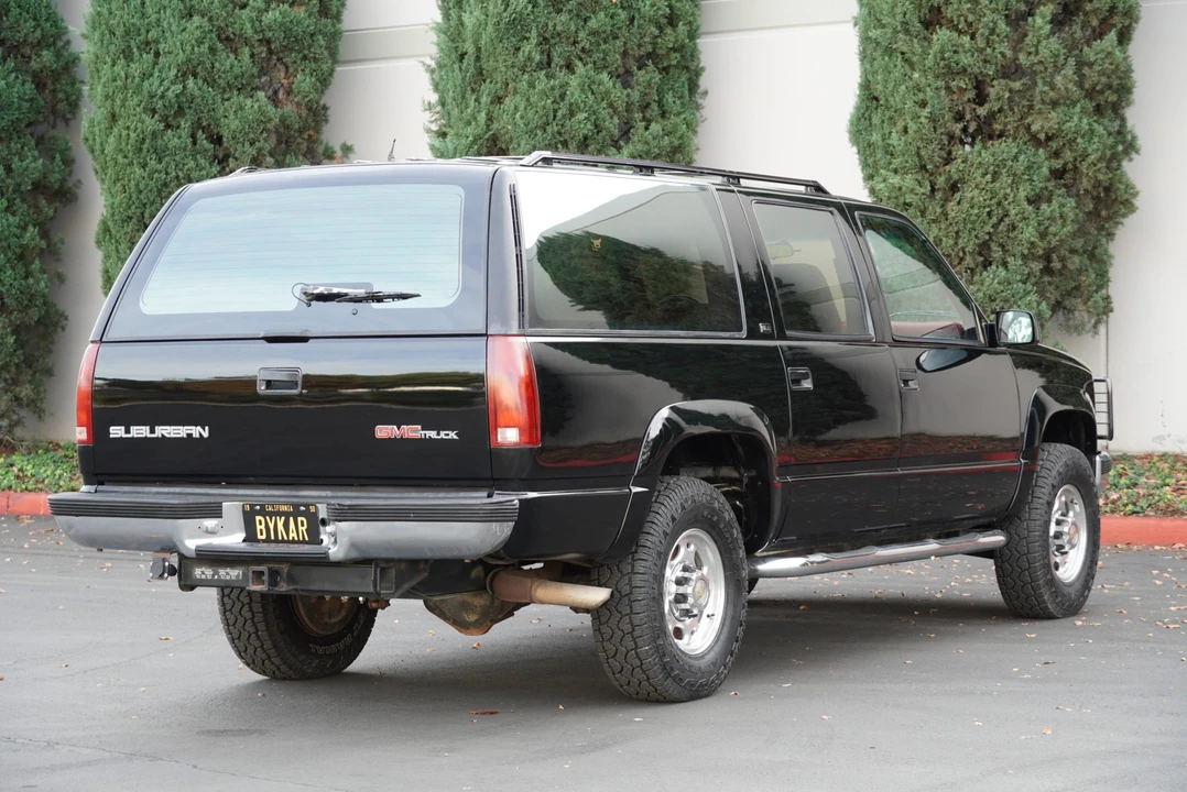 1993 GMC Suburban 8th Gen - Image 28 of 31