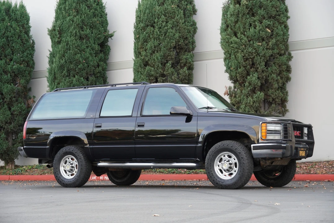 1993 GMC Suburban 8th Gen - Image 17 of 31