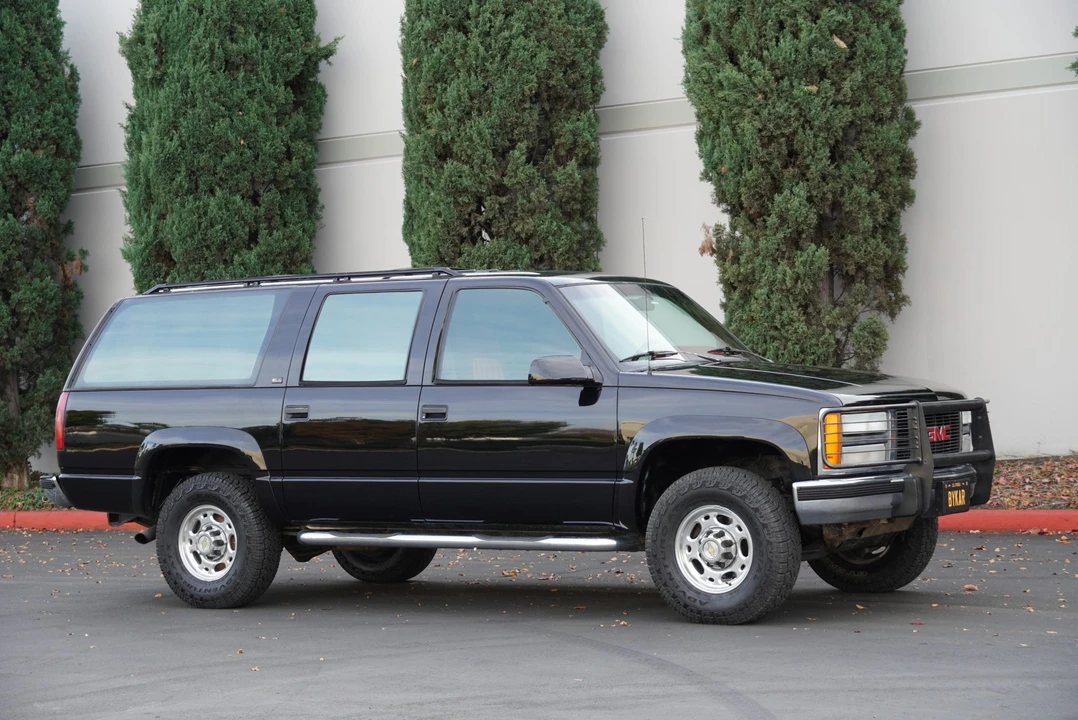 1993 GMC Suburban 8th Gen - Image 18 of 31