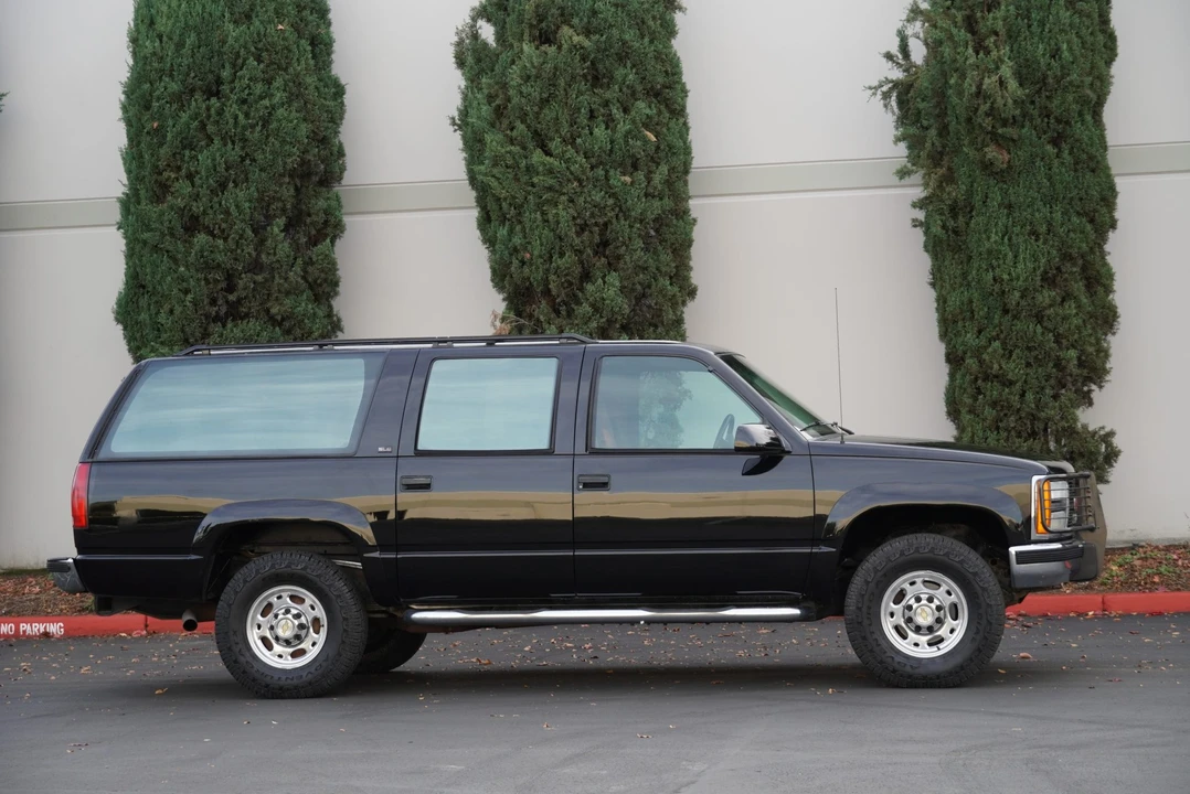 1993 GMC Suburban 8th Gen - Image 20 of 31