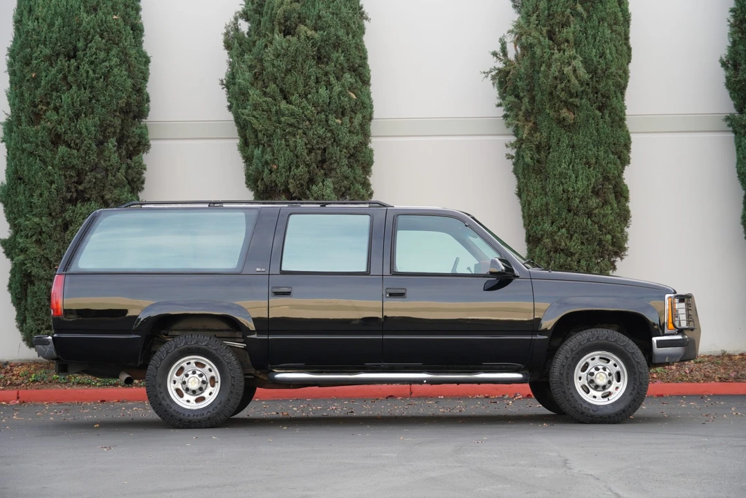 1993 GMC Suburban 8th Gen - Image 21 of 31