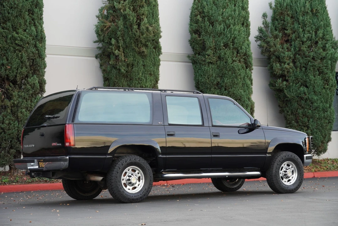 1993 GMC Suburban 8th Gen - Image 24 of 31