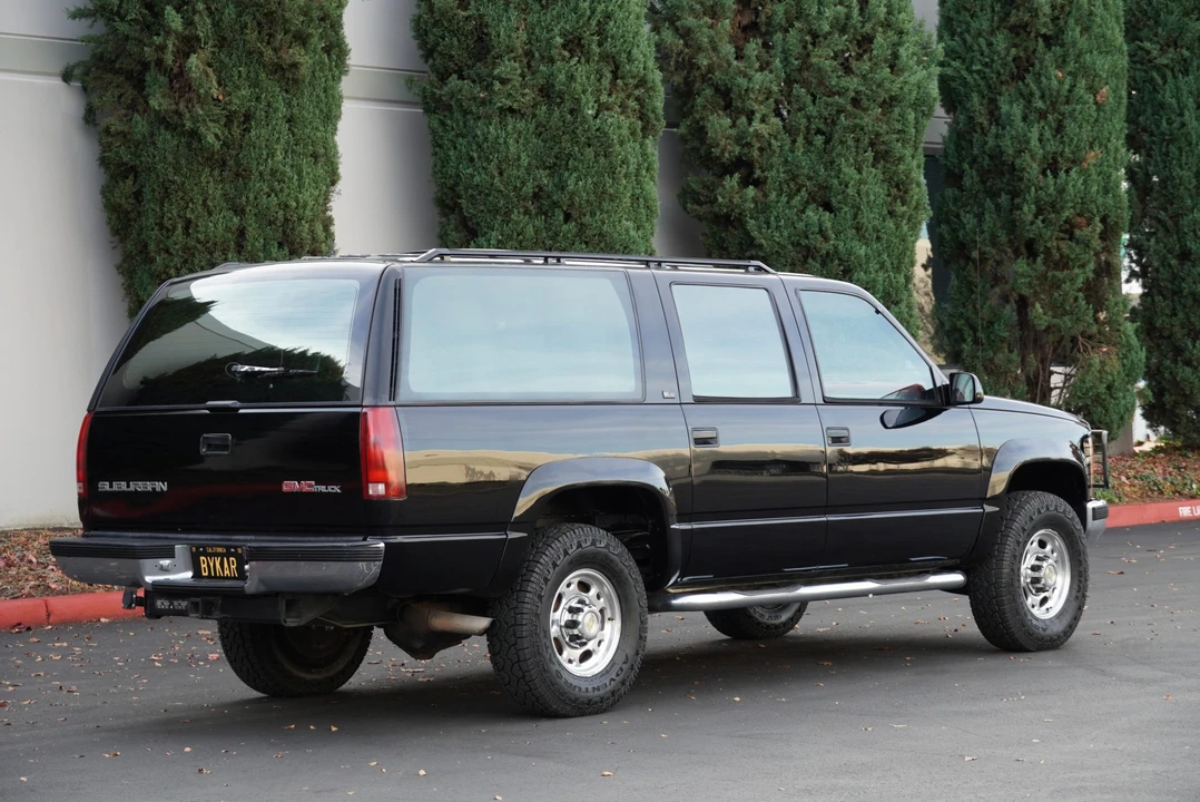 1993 GMC Suburban 8th Gen - Image 26 of 31