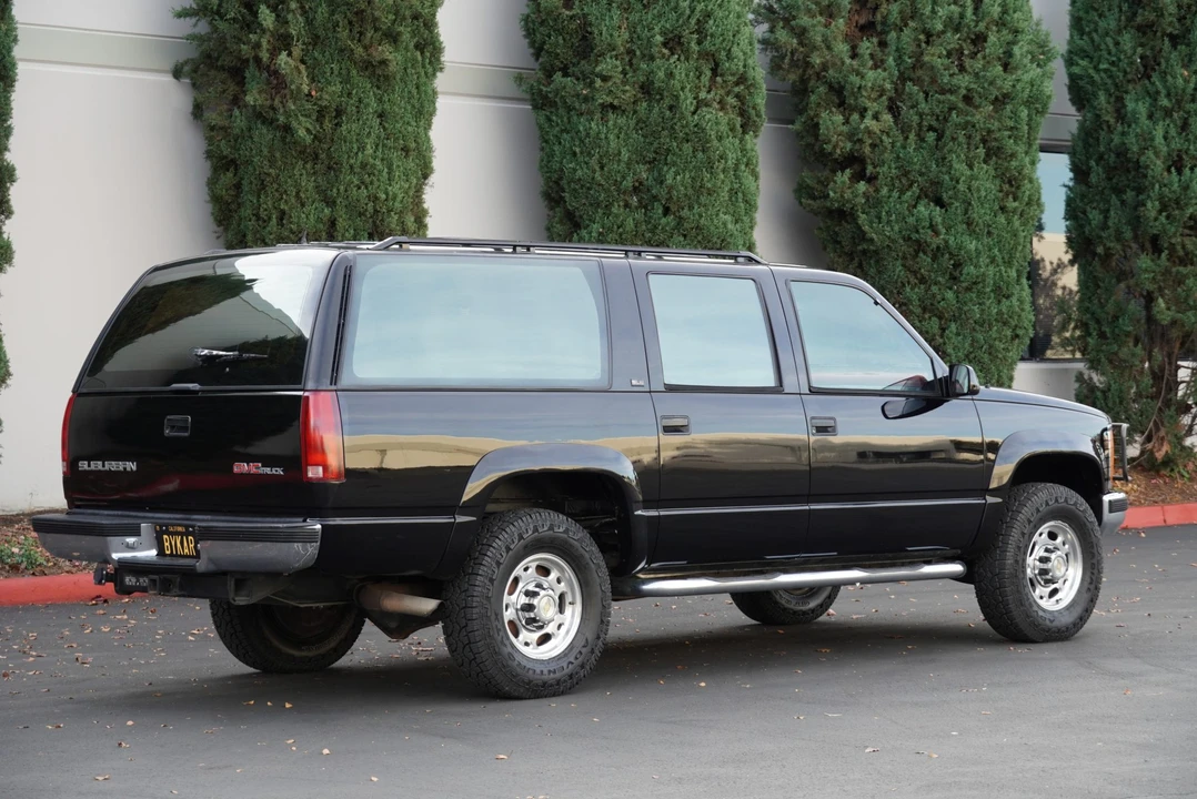 1993 GMC Suburban 8th Gen - Image 25 of 31