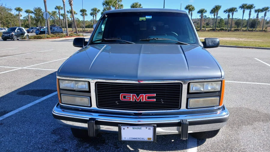 1993 GMC Suburban 8th Gen - Image 9 of 20