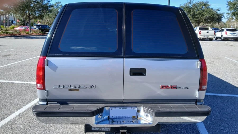 1993 GMC Suburban 8th Gen - Image 7 of 20
