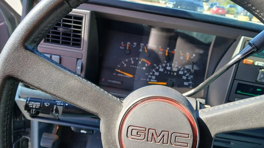 1993 GMC Suburban 8th Gen - Image 16 of 20