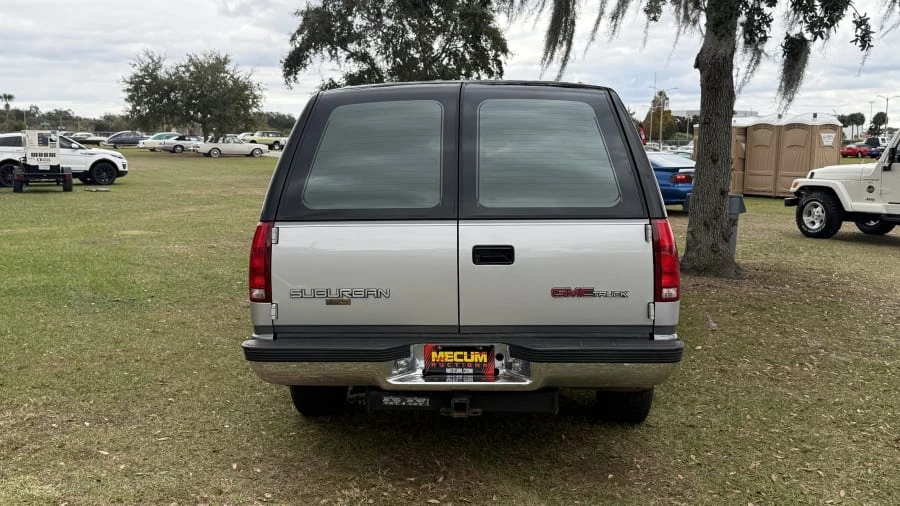 1993 GMC Suburban 8th Gen - Image 5 of 20
