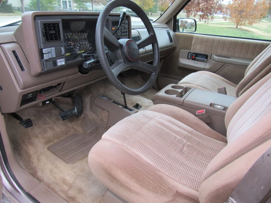 1993 GMC Suburban 8th Gen - Image 3 of 6