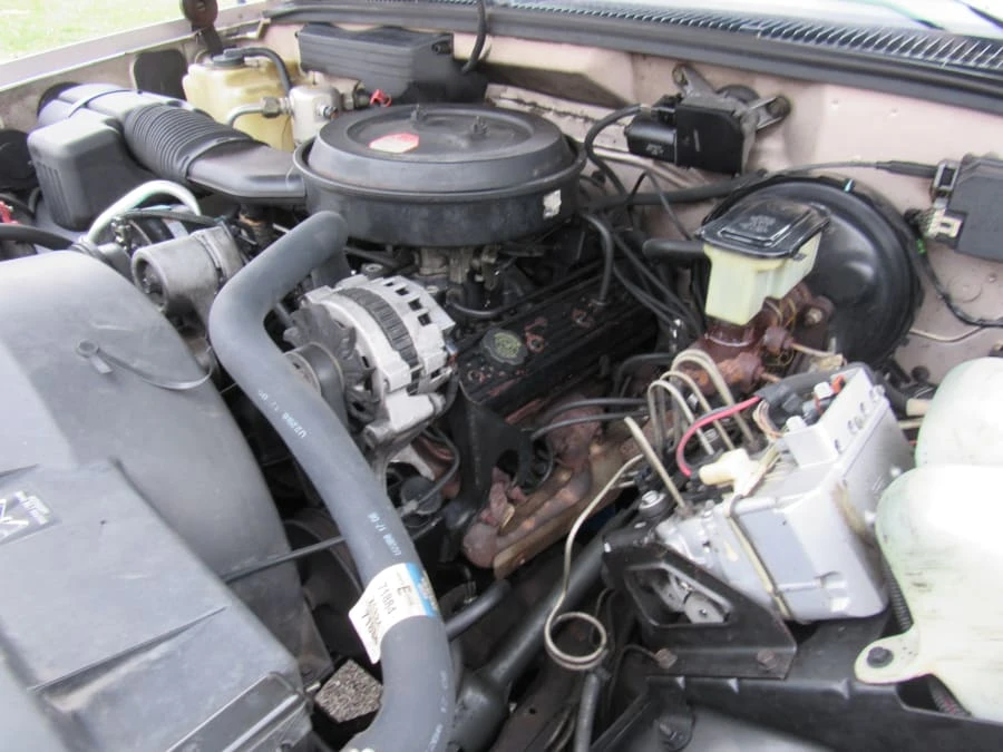 1993 GMC Suburban 8th Gen - Image 5 of 6