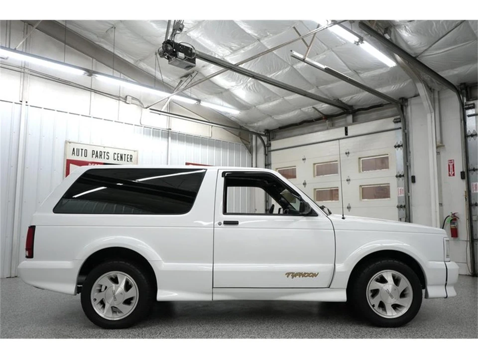 1993 GMC Syclone - Image 18 of 31
