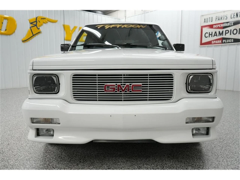 1993 GMC Syclone - Image 28 of 31