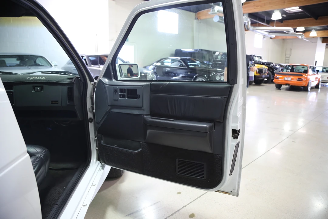 1993 GMC S-15 Jimmy 1st Gen - Image 25 of 31
