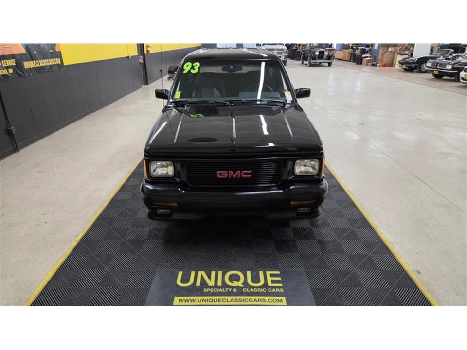 1993 GMC Syclone - Image 2 of 31