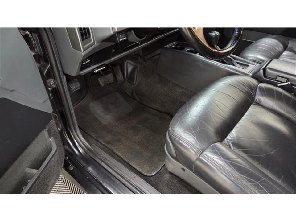 1993 GMC Syclone - Image 24 of 31
