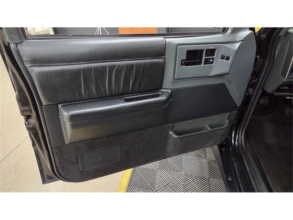 1993 GMC Syclone - Image 20 of 31