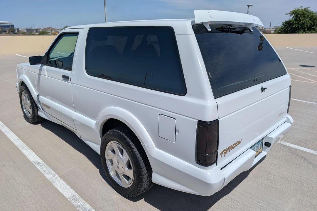 1993 GMC - Image 4 of 31