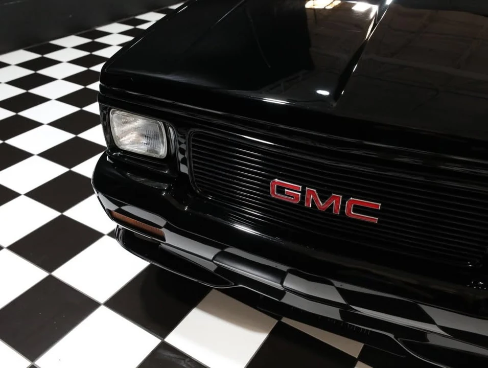 1993 GMC Syclone - Image 11 of 20