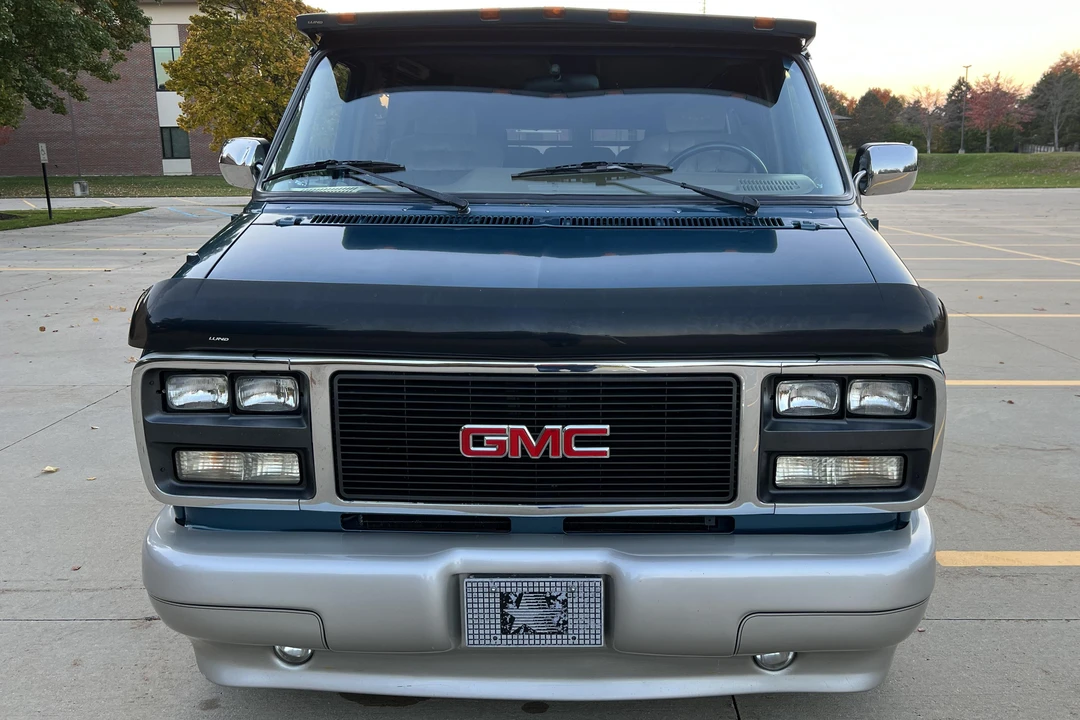 1993 GMC G-series Van - Image 2 of 31