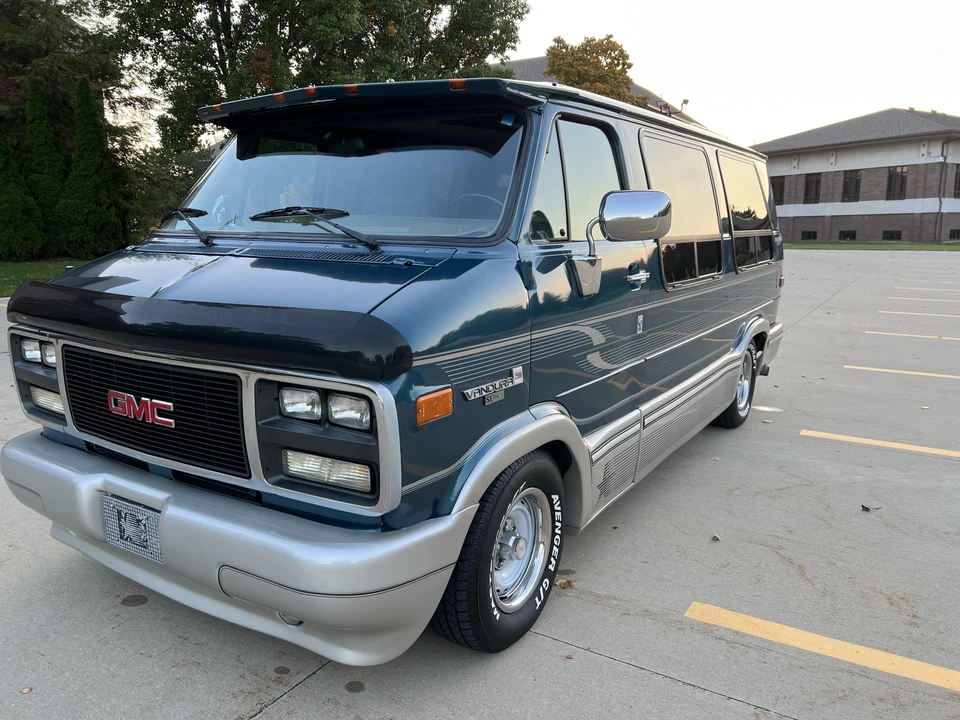 1993 GMC G-series Van - Image 7 of 31