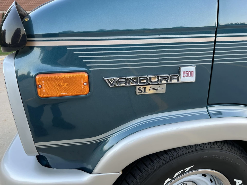 1993 GMC G-series Van - Image 27 of 31