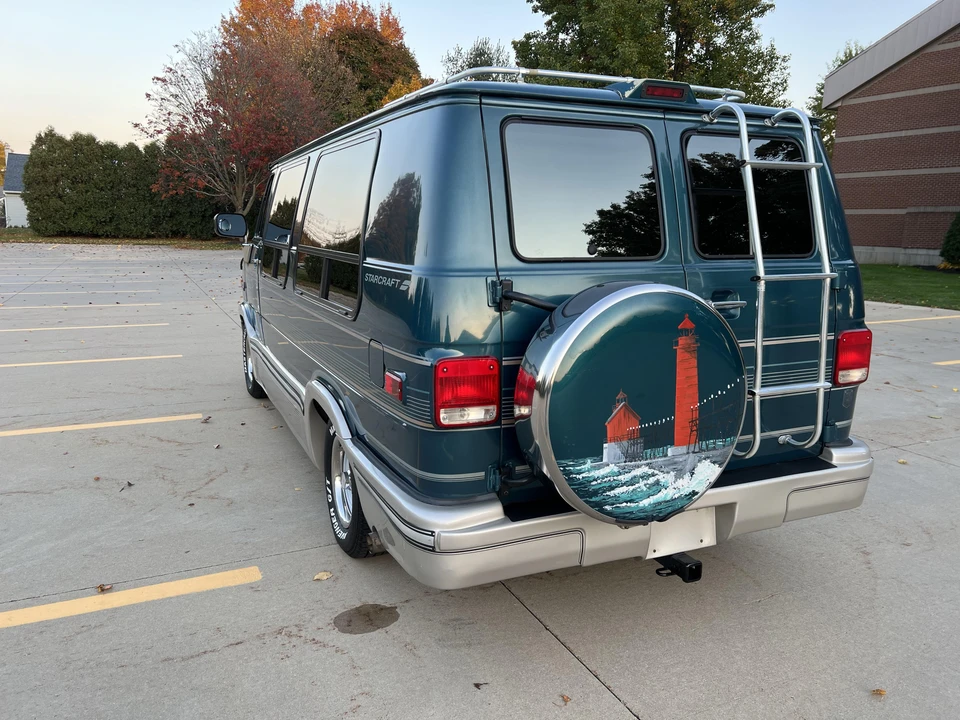 1993 GMC G-series Van - Image 9 of 31