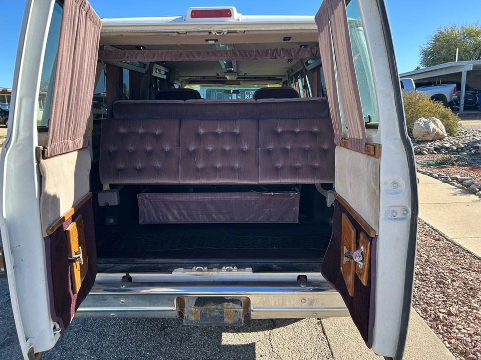 1993 GMC G-series Van - Image 9 of 13