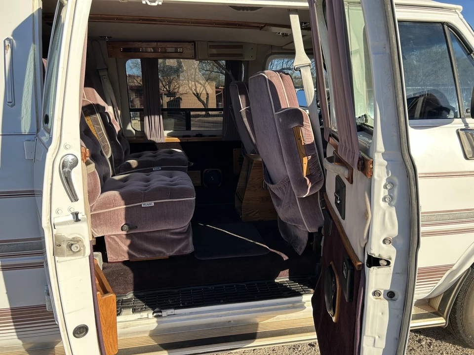 1993 GMC G-series Van - Image 10 of 19