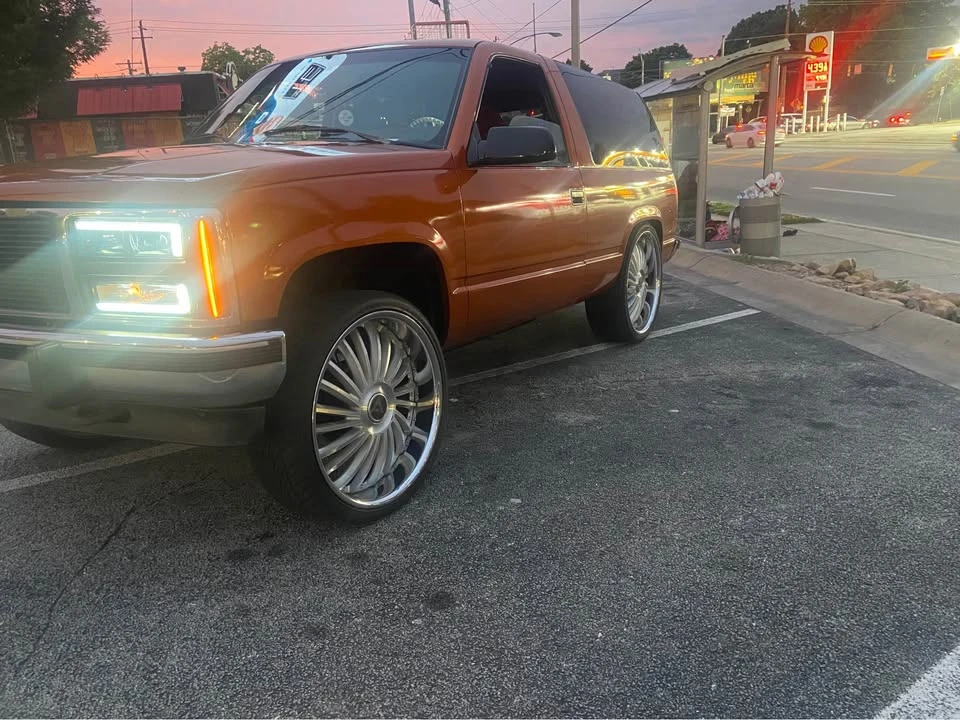 1993 GMC Yukon - Image 2 of 9