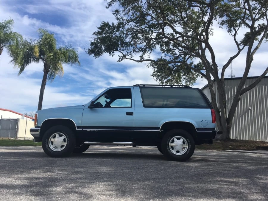 1993 GMC Yukon 1st Gen - Image 2 of 10