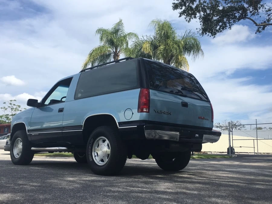 1993 GMC Yukon 1st Gen - Image 3 of 10