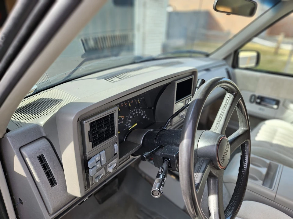 1993 GMC Yukon 1st Gen - Image 19 of 31