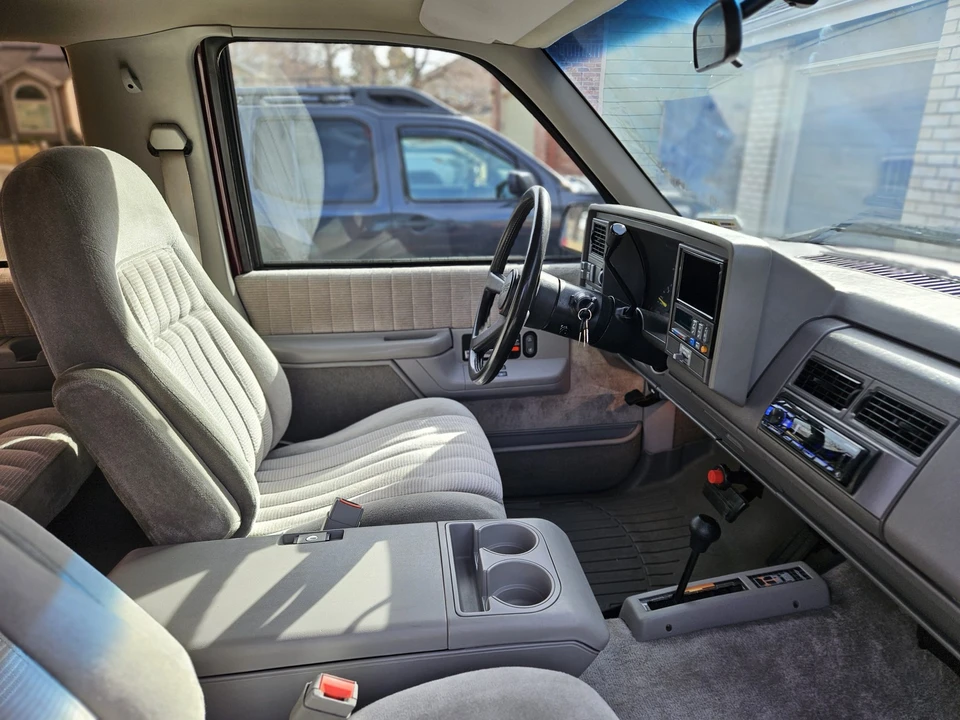 1993 GMC Yukon 1st Gen - Image 26 of 31