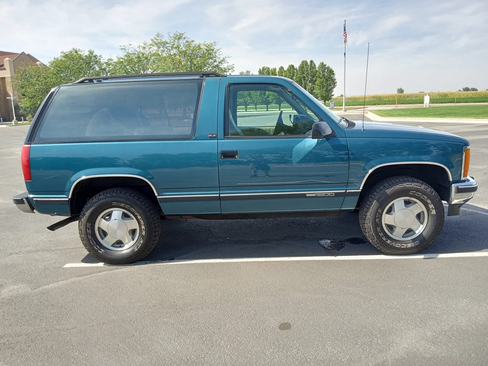 1993 GMC Yukon 1st Gen - Image 14 of 31