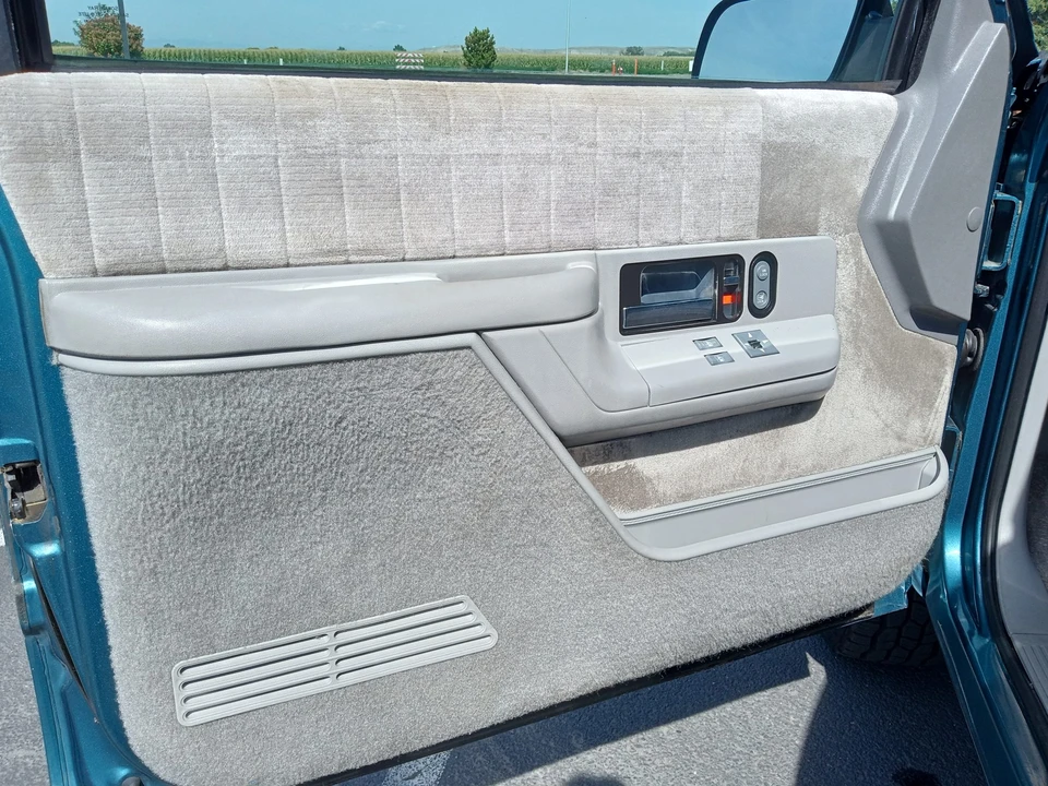 1993 GMC Yukon 1st Gen - Image 19 of 31