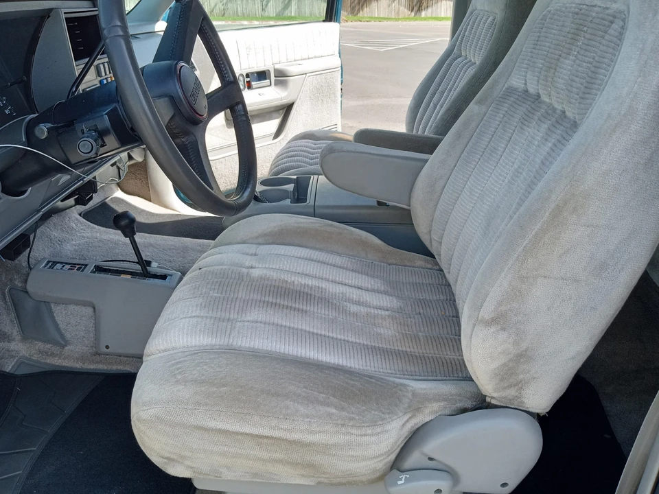 1993 GMC Yukon 1st Gen - Image 18 of 31